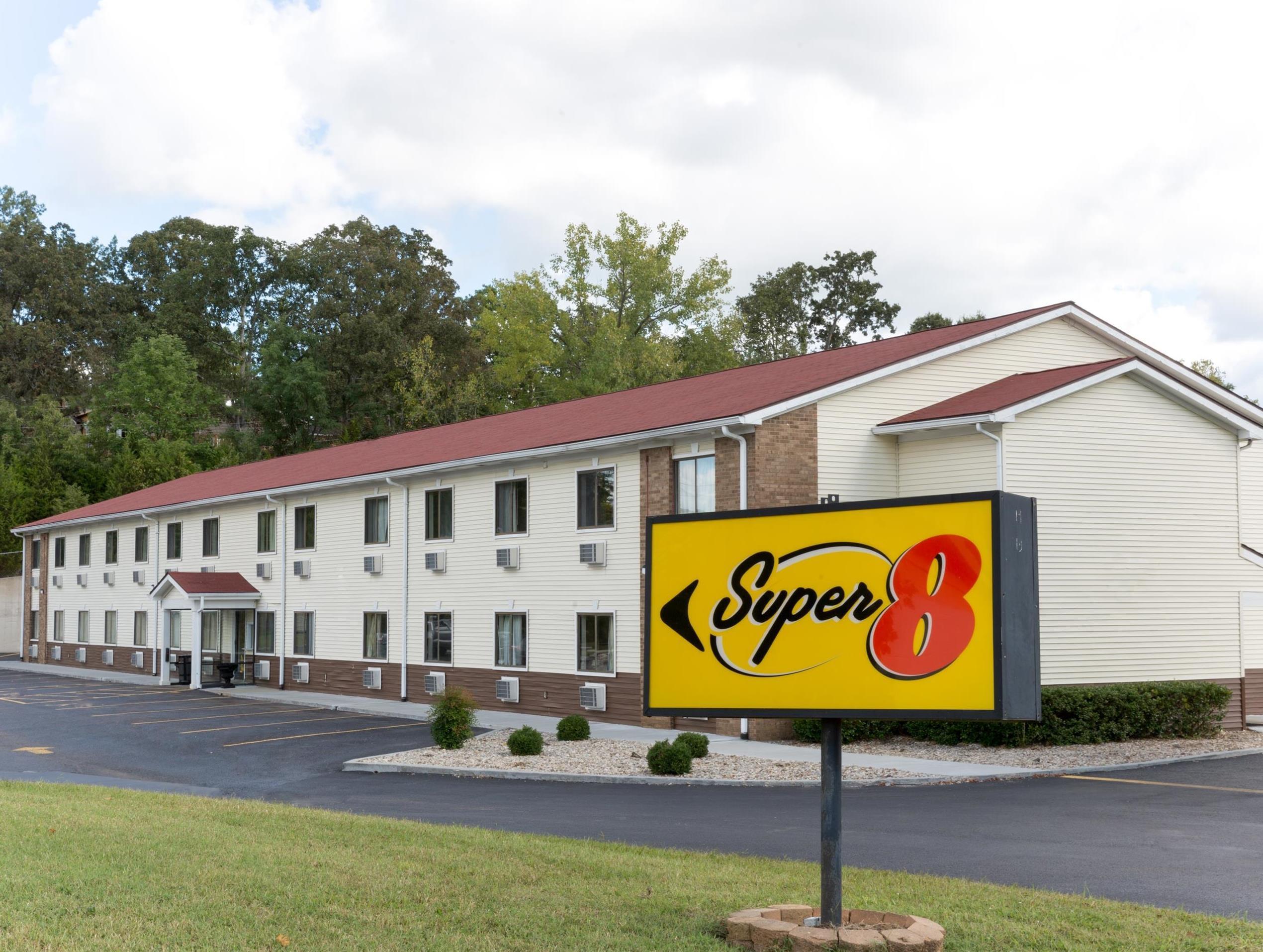 Super 8 By Wyndham Radcliff Ft. Knox Area Hotel Exterior photo